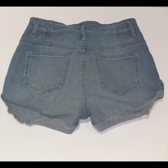 💋2/$30💋 TOPSHOP Jean Shorts - Picture 3 of 3